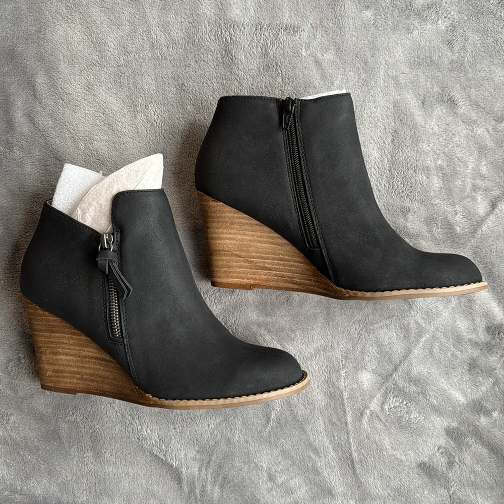 Guine Wedge Bootie